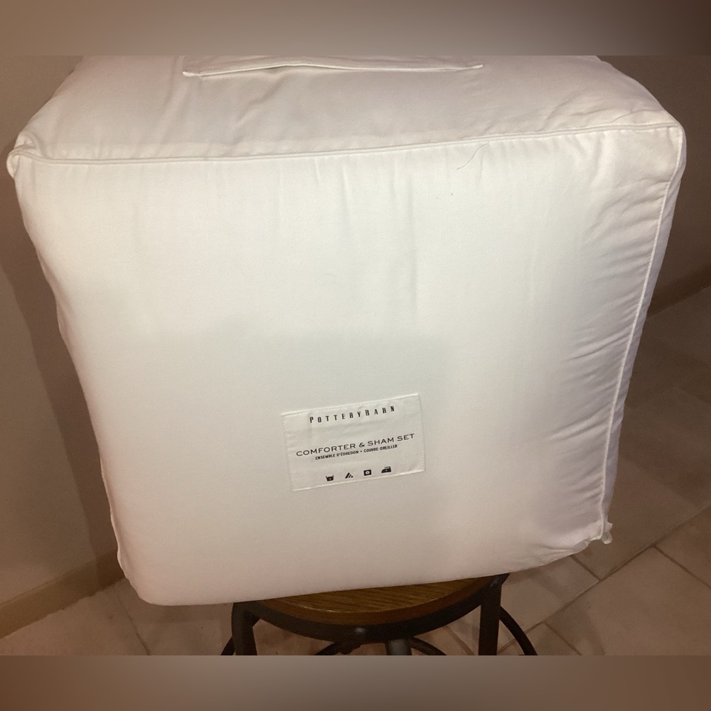 Pottery Barn Comforter Set Twin/Twin XL.  NWT - Picture 3 of 6